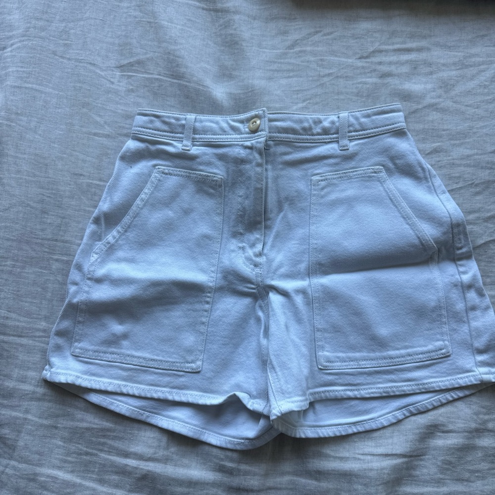 Wilfred White Cargo Shorts Relaxed Fit